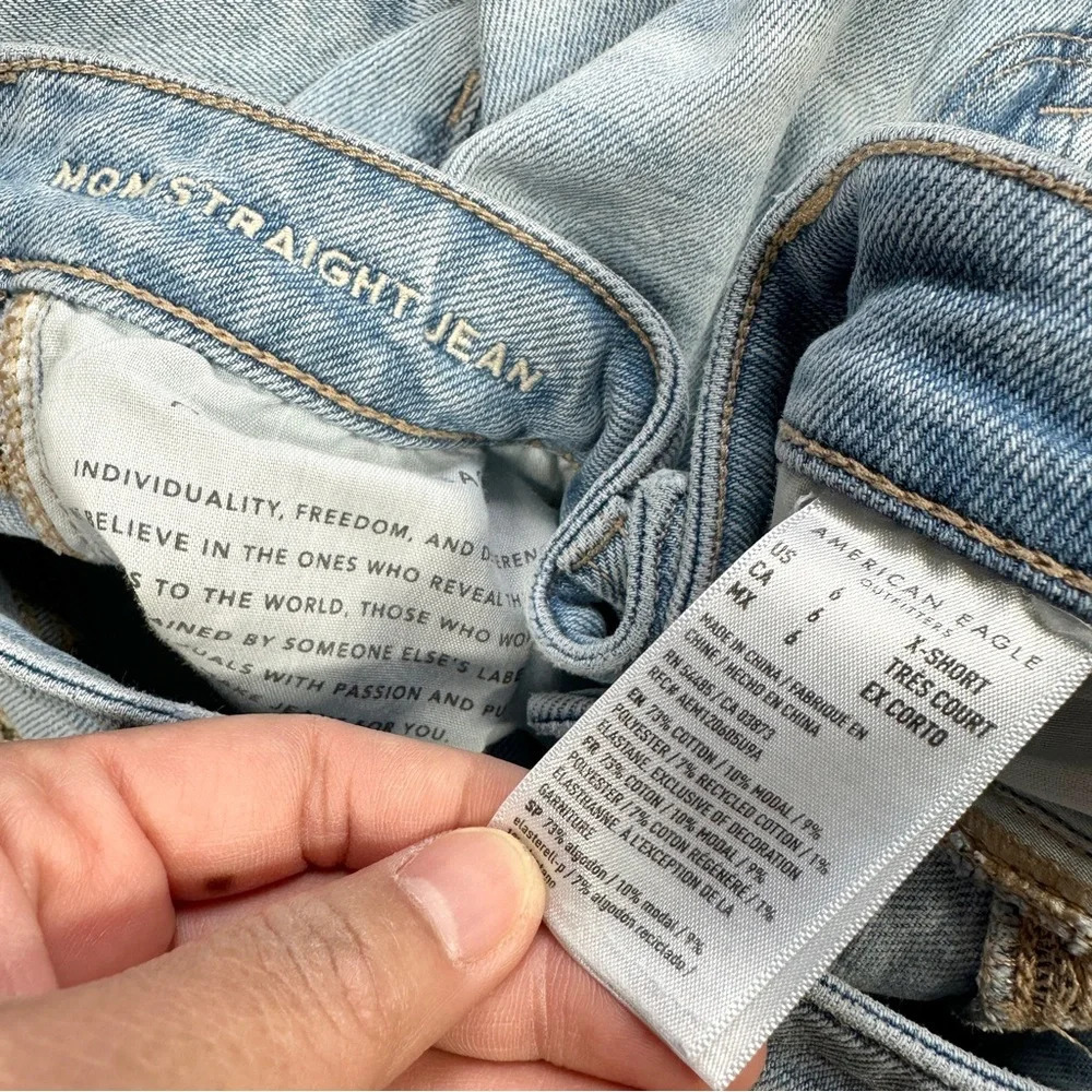 American Eagle Stretch Mom Straight Jeans Distressed Ripped Blue Size 6 Short - Picture 8 of 15